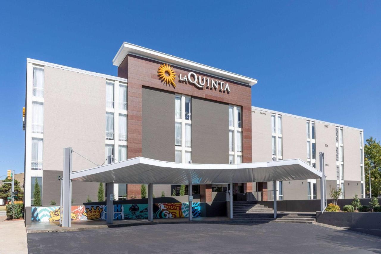 La Quinta Inn & Suites By Wyndham Tulsa Downtown - Route 66 Exterior photo